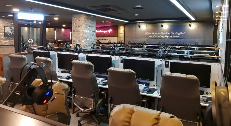울산시 동구 루카스 피씨방에 쿨하우스 설치 사진입니다.