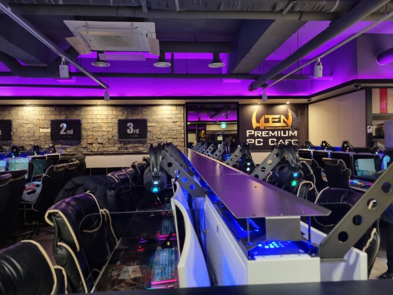  쿨하우스와 자바시리즈 설치 사진입니다.
